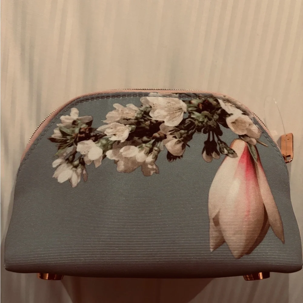TED BAKER MINI BAG PERFECT FOR CHARGERS/COSMETICS/ ANYTHING YOU WANT  IT TO BE